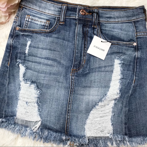 CUTIE DISTRESSED DENIM - Picture 2 of 4